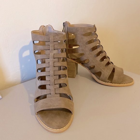 Nanamacs Heels - Picture 1 of 5